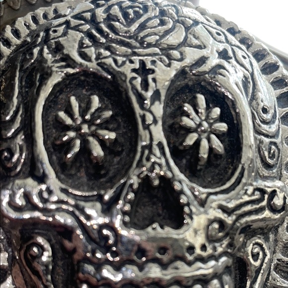 Decorative Silver Skull Accent - Picture 5 of 5